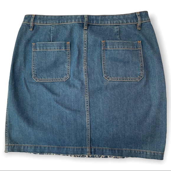 Ann Taylor Loft Outlet, Size 10, Frayed edges, good condition, Denim Skirt - Picture 2 of 4
